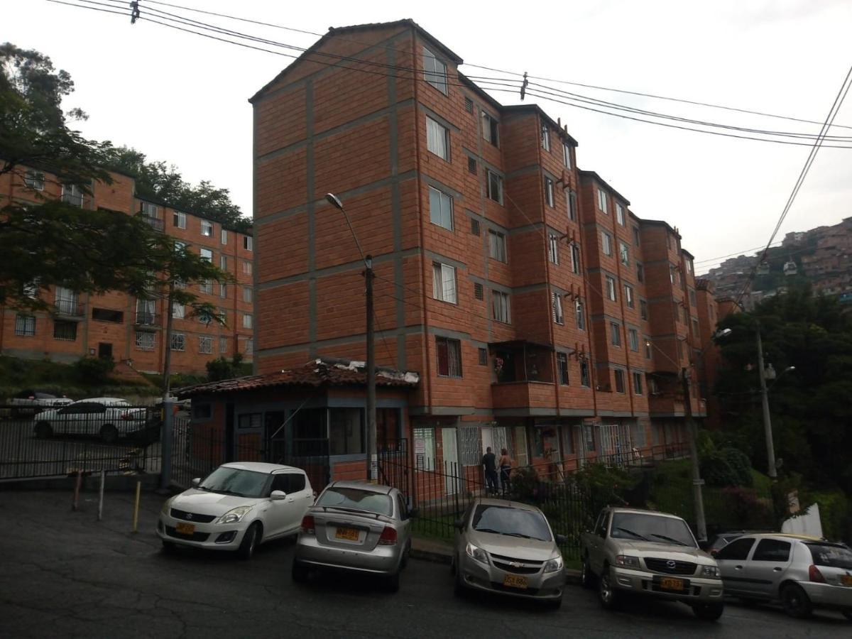 Apartamento 201 Amplio Y Comodo Medellin 90 Mts Ngoại thất bức ảnh